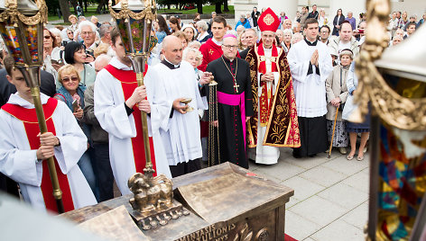 Teofiliaus Matulionio sarkofago išlydėjimas į Kaišiadoris