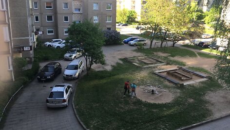 Baltų prospekto Kaune 131-ojo namo kiemas