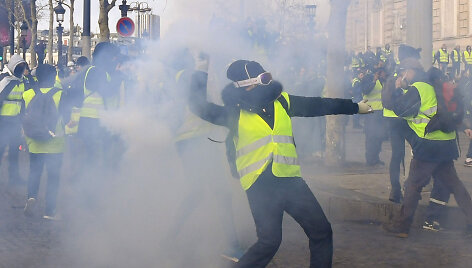 &Scaron;e&scaron;tadienio protestai Prancūzijoje
