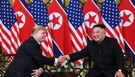 Hanojuje susitiko Donaldas Trumpas ir Kim Jong Unas