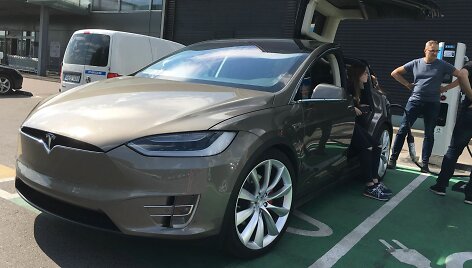 &bdquo;Tesla Model X&ldquo; Vilniuje