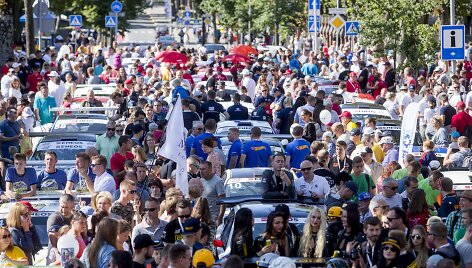 &bdquo;ENEOS 1006 km lenktynių&ldquo; dalyviai Palangos Vytauto gatvėje