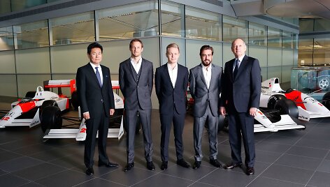 &bdquo;Honda Motorsport&ldquo; buvęs vadovas Y.Arai (kairėje)