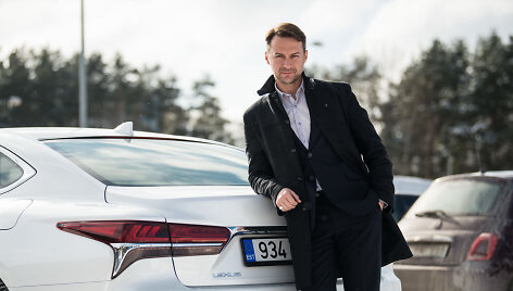 Operos solistas Edgaras Montvidas operos klausėsi sėdėdamas &bdquo;Lexus LS&ldquo;