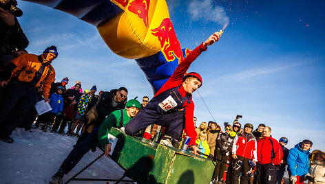 Didžiausia žiemos beprotybė &bdquo;Red Bull Jump & Freeze&ldquo; vasarį sugrįžta antram kartui
