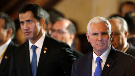 Juanas Guaido ir Mike'as Pence'as