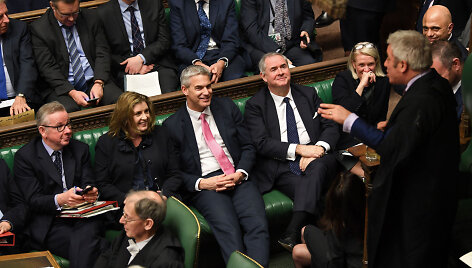 Britų konservatoriai skelbia susitarę dėl kompromiso &bdquo;Brexit&ldquo; atžvilgiu