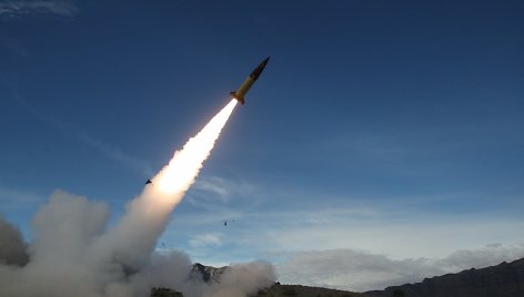 JAV tiekiamos balistinės raketos ATACMS / John Hamilton / AP