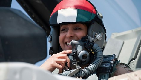 JAE pilotė Mariam Al Mansouri 