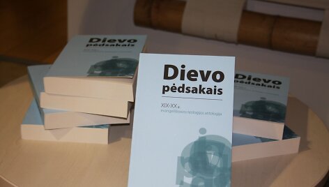 Knyga &bdquo;Dievo pėdsakais. XIX-XX a. evangeli&scaron;kosios teologijos antologija&ldquo;