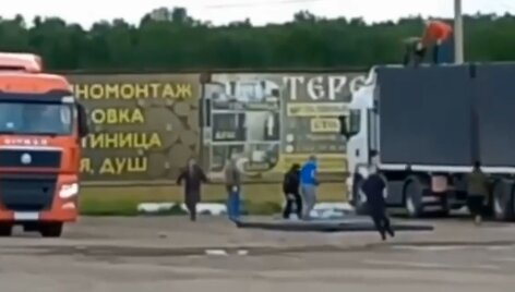 Prie&scaron; bombone&scaron;ius sprogdinusius ukrainiečių dronus Rusijos pusė kovojo akmenimis