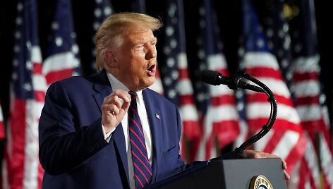 Donaldas Trumpas sako kalbą 