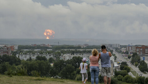 Sprogimai &scaron;audmenų sandėlyje Rusijoje