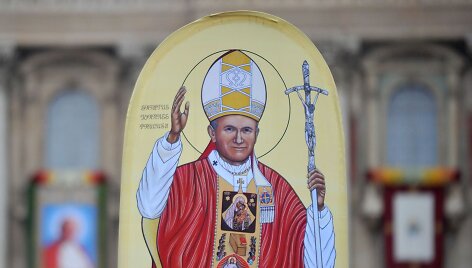 Pranci&scaron;kus per pirmąją dviejų popiežių kanonizaciją paskelbė Joną XXIII ir Joną Paulių II &scaron;ventaisiais 