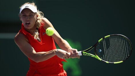Caroline Wozniacki prie&scaron; Karoliną Pli&scaron;kovą