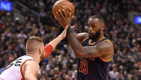 Jonas Valančiūnas ir LeBronas Jamesas