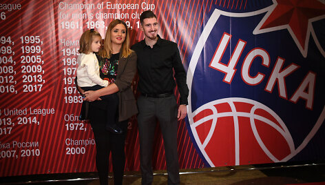 Nando De Colo su &scaron;eima.