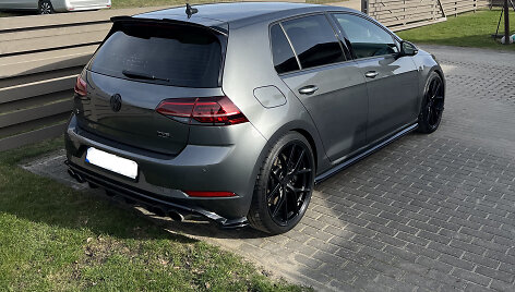 Ie&scaron;komas automobilis VW
