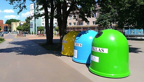 Atliekų konteineriai Tauragės centrinėje aikštėje