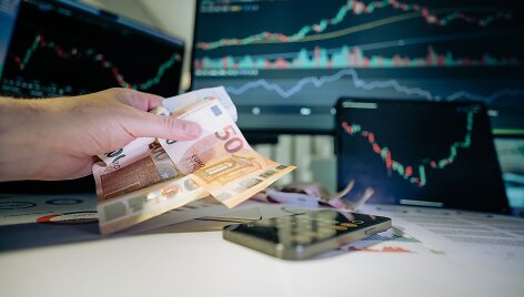 Europos Sąjungoje svarstoma įteisinti skaitmeninį eurą &ndash; Europos Centrinio Banko leidžiamus pinigus skaitmenine forma, kurie papildytų grynuosius pinigus ir banko korteles
