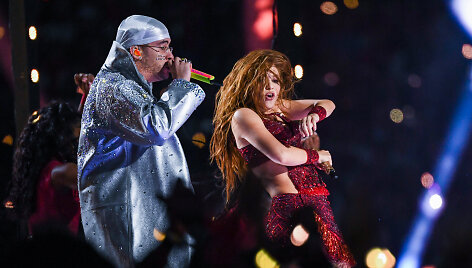 Bad Bunny ir Shakira