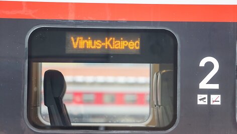 AB &bdquo;Lietuvos geležinkeliai&ldquo; pristatė naują modernų traukinį