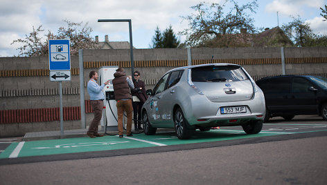 Elektromobilių maratone varžysis Nissan „Leaf“