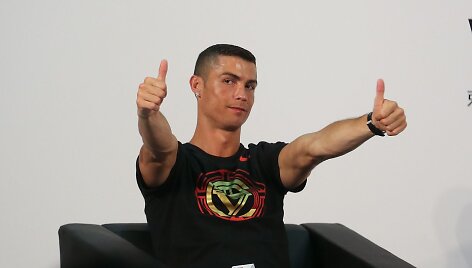 Cristiano Ronaldo reklaminiame ture Kinijoje