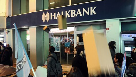 Protestas prie &bdquo;Halkbank&ldquo;