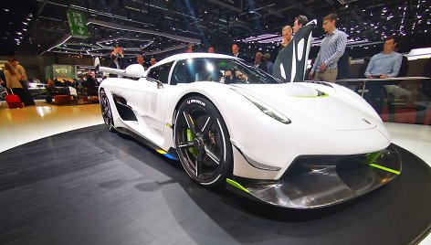 Superautomobilis „Koenigsegg Jesko“, išvystantis 1600 AG