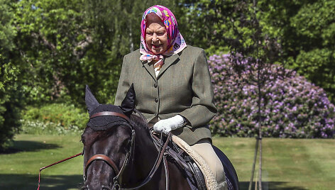 94-erių Elizabeth II po pertraukos pasirodė vie&scaron;umoje