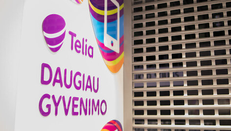 Naujasis &bdquo;iPhone X&ldquo; i&scaron;graibytuvės &bdquo;Telia&ldquo; salone