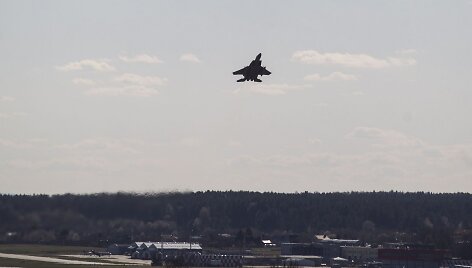 NATO naikintuvas vir&scaron; Vilniaus