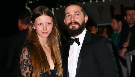 Shia LaBeoufas ir Mia Goth