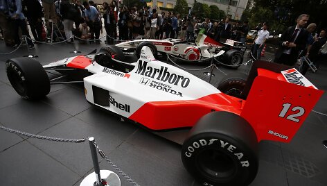 1988 m. &bdquo;McLaren Honda MP4/4&ldquo; F-1 bolidas  