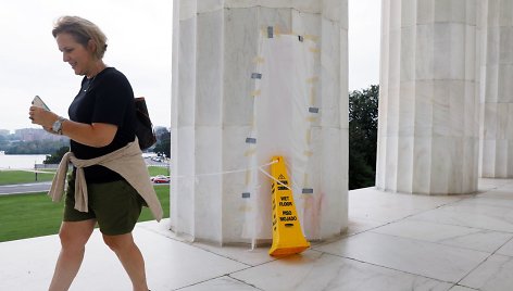 Vašingtone vandalai aprašinėjo Lincolno memorialą