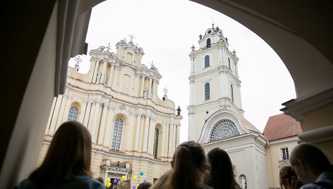 Rugsėjo 1-osios šventė VU kiemelyje 