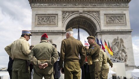 Minimos Antrojo pasaulinio karo pabaigos Europoje 80-osios metinės / Thibault Camus / AP