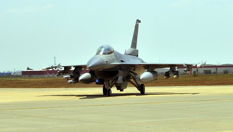 JAV naikintuvus F-16