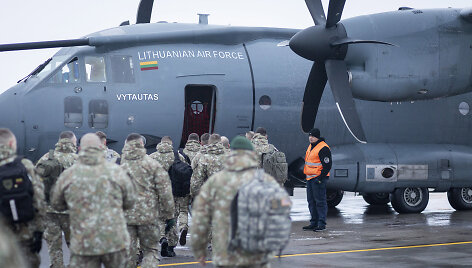 Lietuvos kariai i&scaron;vyko į ukrainiečių rengimo misiją Jungtinėje Karalystėje
