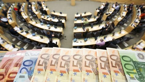 Seimas pirmą kartą svarsto kitų metų biudžetą