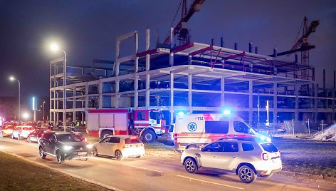 Vilniuje įgriuvo statomas verslo centras: atlėkė visos tarnybos, nukentėjusiųjų nėra
