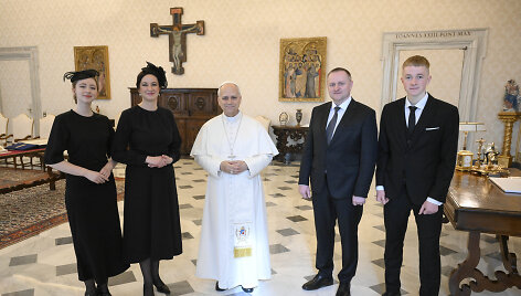 I. Ruginienė su &scaron;eima susitiko su popiežiumi Leonu XIV / Vatican Media nuotr.