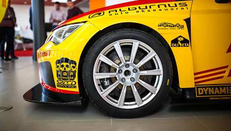 Ramūnas Čapkauskas pristatė „DHL Racing“ komandos „Seat Leon TCR“