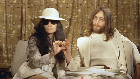 Johnas Lennonas ir Yoko Ono (1969 m.)