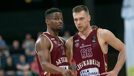 Ikenna Iroegbu ir Paulius Valinskas
