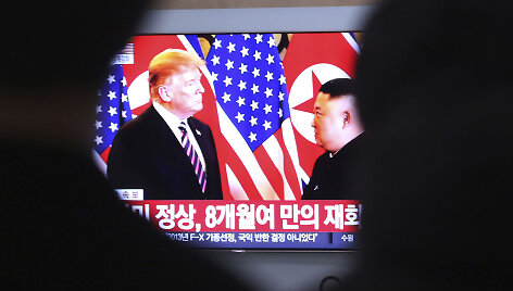 D.Trumpo ir Kim Jong Uno susitikimas Vietname