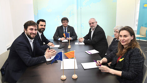 Carleso Puigdemont'o, Rogerio Torrento ir keturių paleistos vyriausybės narių susitikimas