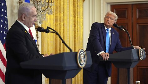 Benjaminas Netanyahu ir Donaldas Trumpas / Evan Vucci / AP