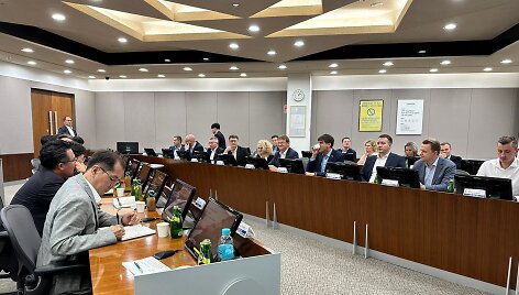 Au&scaron;rinė Armonaitė susitikos su &bdquo;Samsung Display&ldquo; atstovais